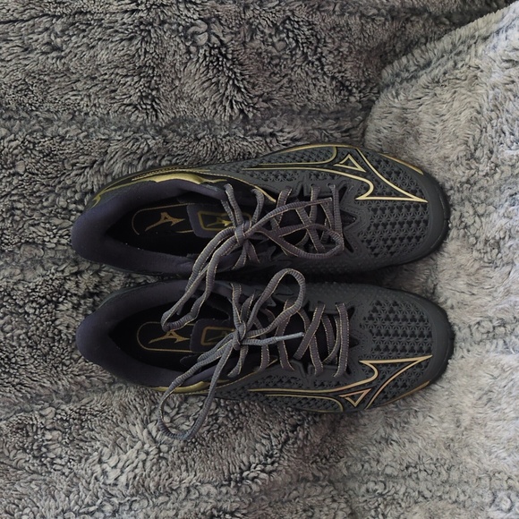 MIZUNO WAVE EXCEED TOUR 6 AC Dark Gray Gold Limited Edition Tennis Shoes   US8.5 - Picture 4 of 8